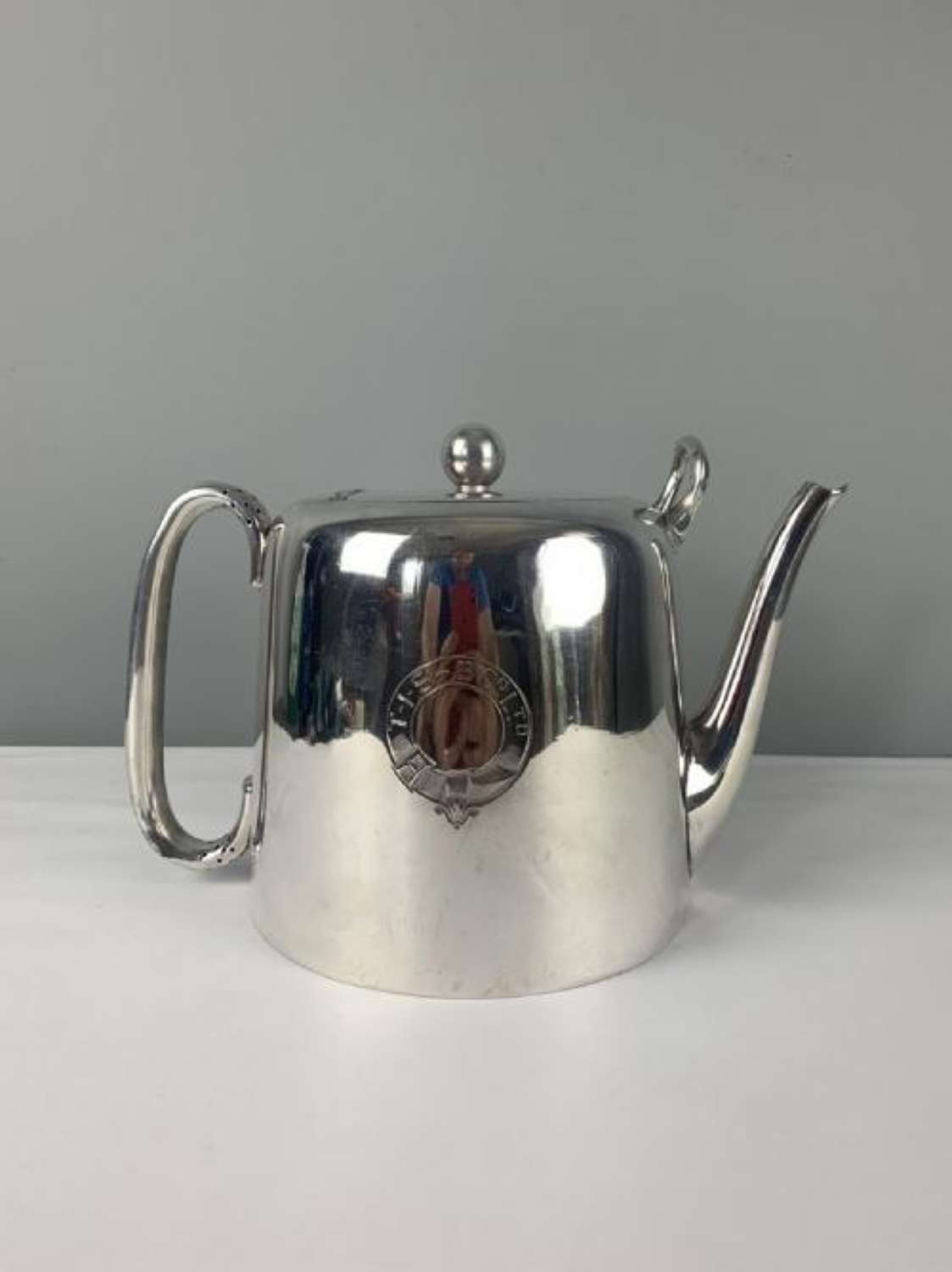 Walker & Hall Silver Plated 4 Pint Tea Pot